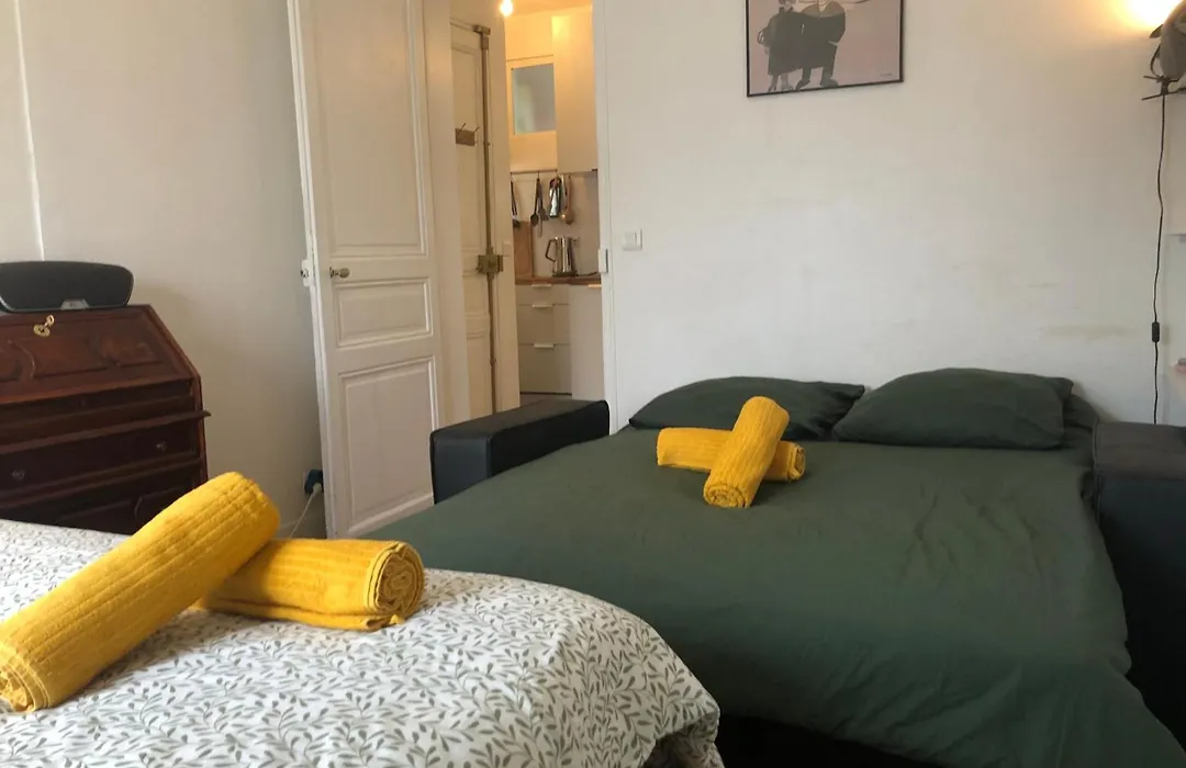 2 pièces sous les toits 6 personnes calme lumineux équipé-1