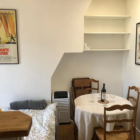 2 pièces sous les toits 6 personnes calme lumineux équipé-3